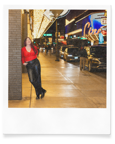 heather taylor of taylor made photography on las vegas strip