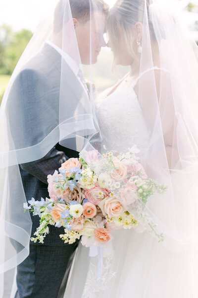 summer-floral-wedding-manor-house-commonwealth