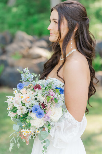 brides wedding bouquet photo at barn at mader farm idaho wedding venue