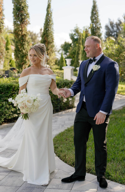 Florida wedding photographer in FL panhandle capturing a wedding
