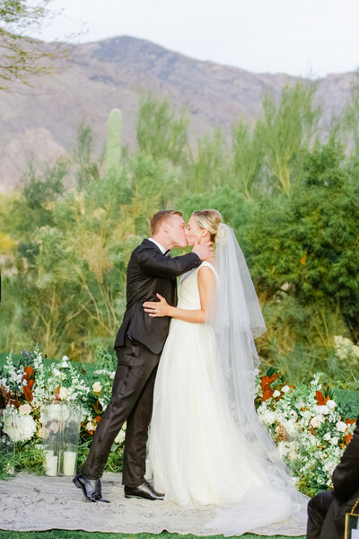 Celebrate your special day in style with this luxurious resort wedding in Scottsdale. From opulent venues to elegant decor, this gallery showcases the sophistication and beauty of a Scottsdale wedding.