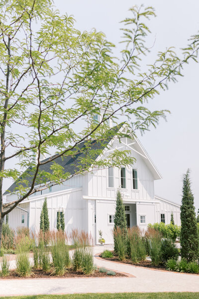Redeemed Farm outdoor wedding venue minnesota