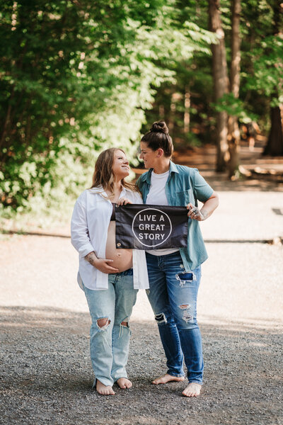 live a great story maternity photo