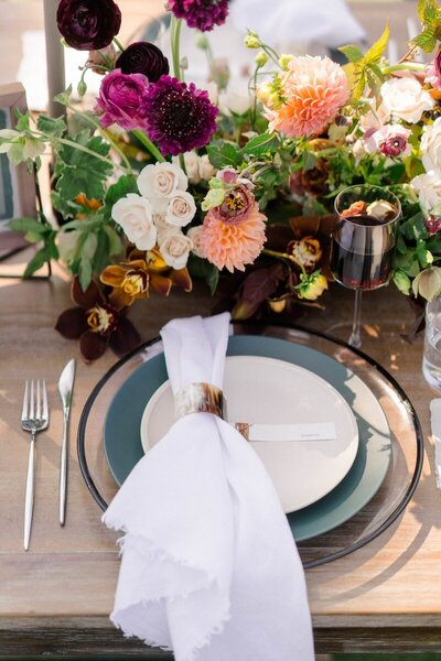 Artful florals at a Pebble Beach Food & Wine reception dinner party