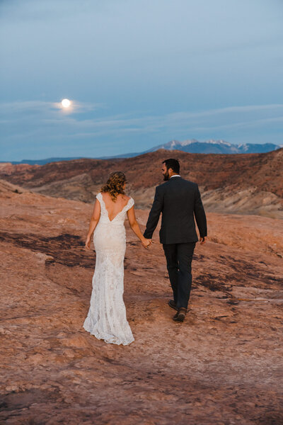 jessica-will-moab-adventure-elopement-arches-national-park-canyonlands-national-park-by-sydney-and-ryan-13