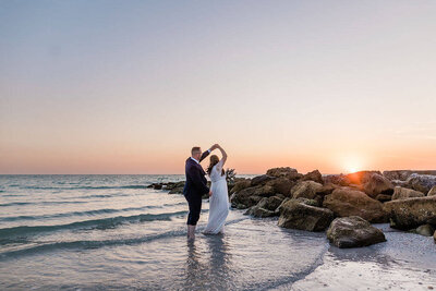 Elopement photos on Treasure Island