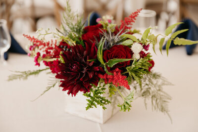 Glen-Ellen-Farm-MD-wedding-florist-Sweet-Blossoms-rustic-box-centerpiece-LA-Birdie-Photography