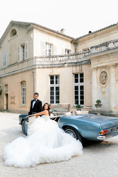chateau-martinay-wedding-couple-1