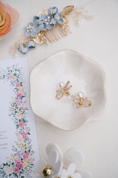 bridal layflat with earring dish