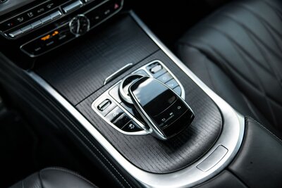 mercedes-g550-desert-sand-professional-edition-for-rent-in-miami-center-console-flame-ash-wood-pore-028