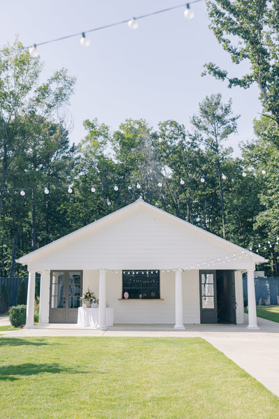 Witt House June Wedding | Lauren Elliott Photography | AmyBeth & Tommy Coutu Previews-125