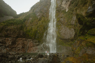 chaznel photography elopement photographer in new zealand