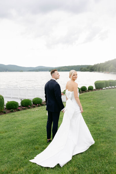 Classic, romantic, and fun on the shore of Connecticut's largest lake.
