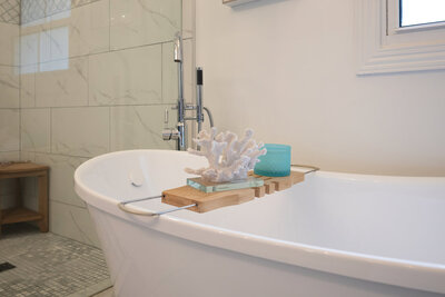 4553 Solina main floor bath (3)