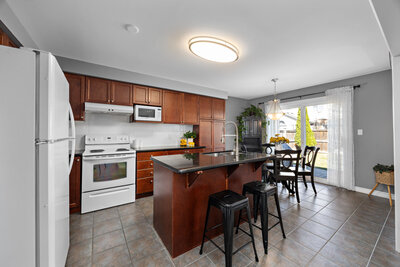 615 Oxbow eat in kitchen (2)