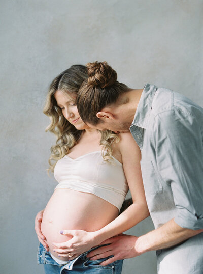 Seattle maternity photos in studio