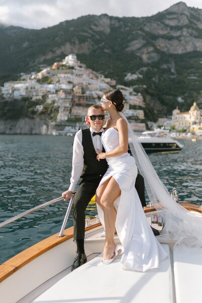 Wedding couple at a boat in Lake Como
