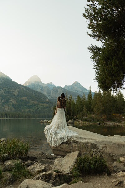 lake elopement photos