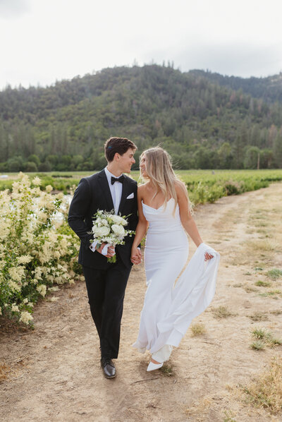 Oregon and Destination Wedding Photographer