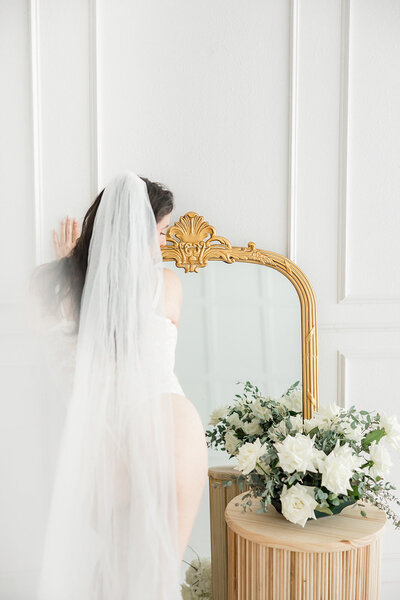 Jennifer Holly Photography is dedicated to providing couples in Florida with exceptional wedding photography services, tailored to their unique vision and style.