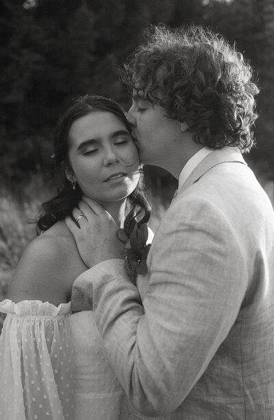 ender black and white portrait of newlyweds from a Pennsylvania countryside wedding