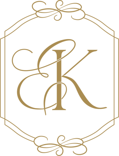 Elegant Kreation monogram design in gold