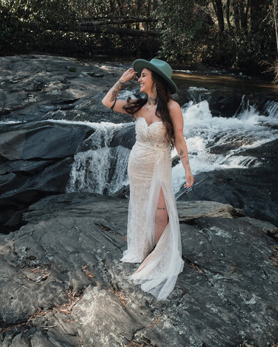 Bride flaunts her elopement dress