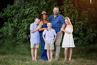 Explore the art of family photography with Aurora Joy Photography in Melbourne. Our experienced team creates beautiful portraits capturing the love and joy of your family