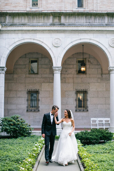 candid-elegant-boston-wedding-photography-zev-fisher-009