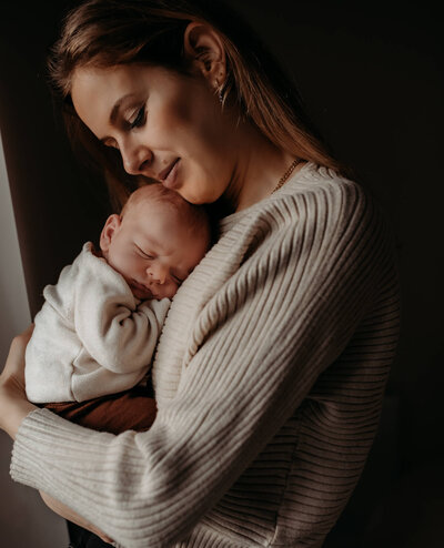 Newborn Rosanne door Maaike Mulder