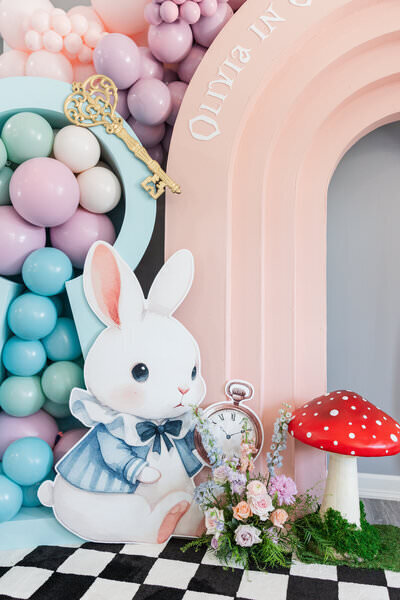 alice-in-wonderland-birthday-party