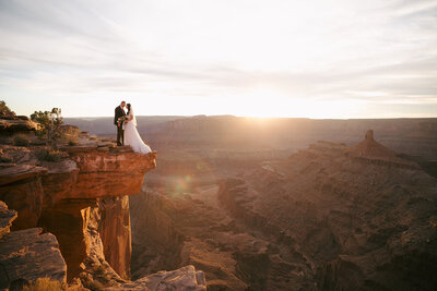 moab-utah-cliff-elopement-2
