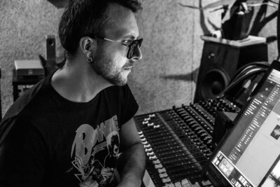 Brand photo headshot of producer songwriter Ben Pelchat