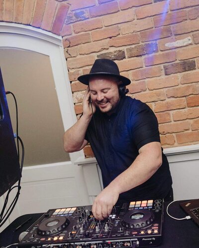 Music With Memories is the best DJ/MC based in Yarra Valley
