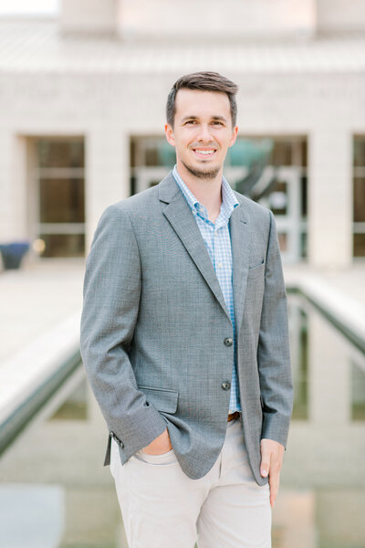 Sawyer has lived in Auburn for most of his life, and at one point he lived in Peru (speaks fluent Spanish btw). Sawyer loves finance & business related topics. He is also a real estate agent in Auburn. Some of his favorite things include: chicken fried rice, Creed from The Office, rock climbing, Tesla, and coming up with new business ideas.