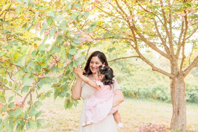 Mommy and me spring session in Centennial Park