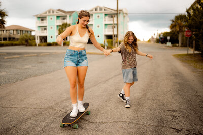 teens on skateboard during senior session