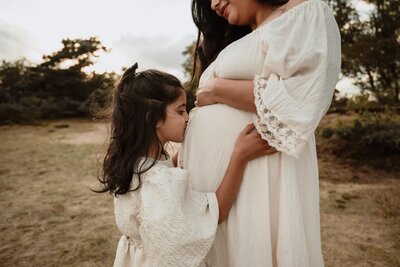 Zwangerschapsshoot mama en dochter