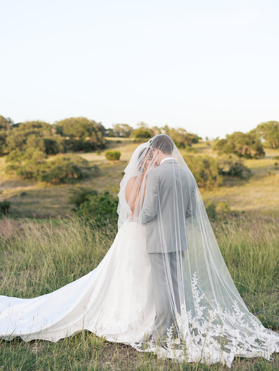 texas-hill-country-wedding-photographer-romantic-veil-photo