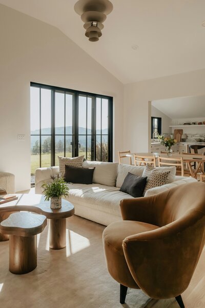 An open concept living room and dining room.