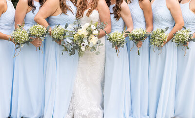 bride with bridesmaids - bouquets