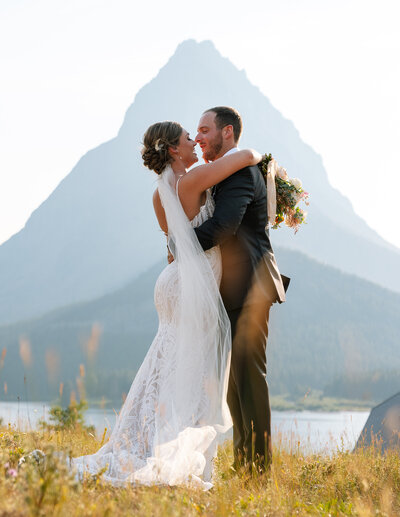 Montana photographer, Haley Jessat. Capturing rocky mountain weddings and elopements in the Flathead Valley.