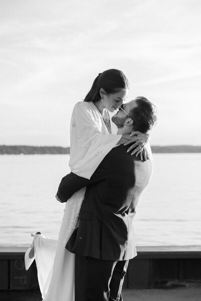 Columbus, Ohio wedding photographer photographing a destination wedding in Moab, Utah. Black and white bridal portrait.