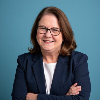 Cindy Baker is a guest on the Second Act Success Career Podcast discussing retiring early from her teaching career to be a productivity coach.