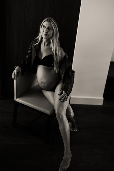 Man zit met twee honden