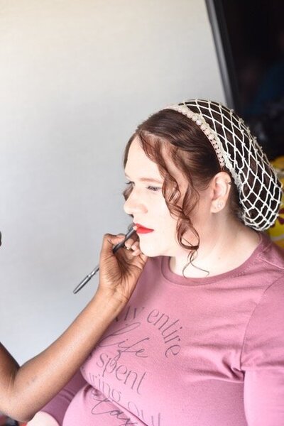 bride red lip