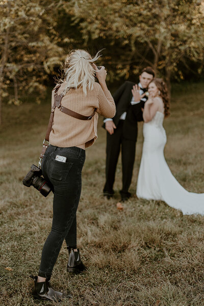 Kylee photo shooting bride and groom