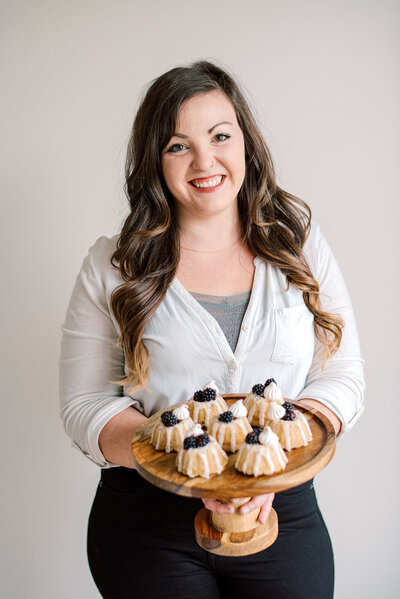 Tamara from Bake My Day, contemporary cakes & desserts in Calgary, Alberta, featured on the Brontë Bride Vendor Guide.