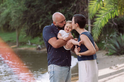 Gisenyi family shoot rwanda_baby kiss