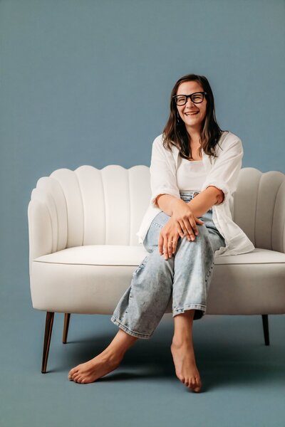 headshot of jenn chen in her downtown martienz photography studio